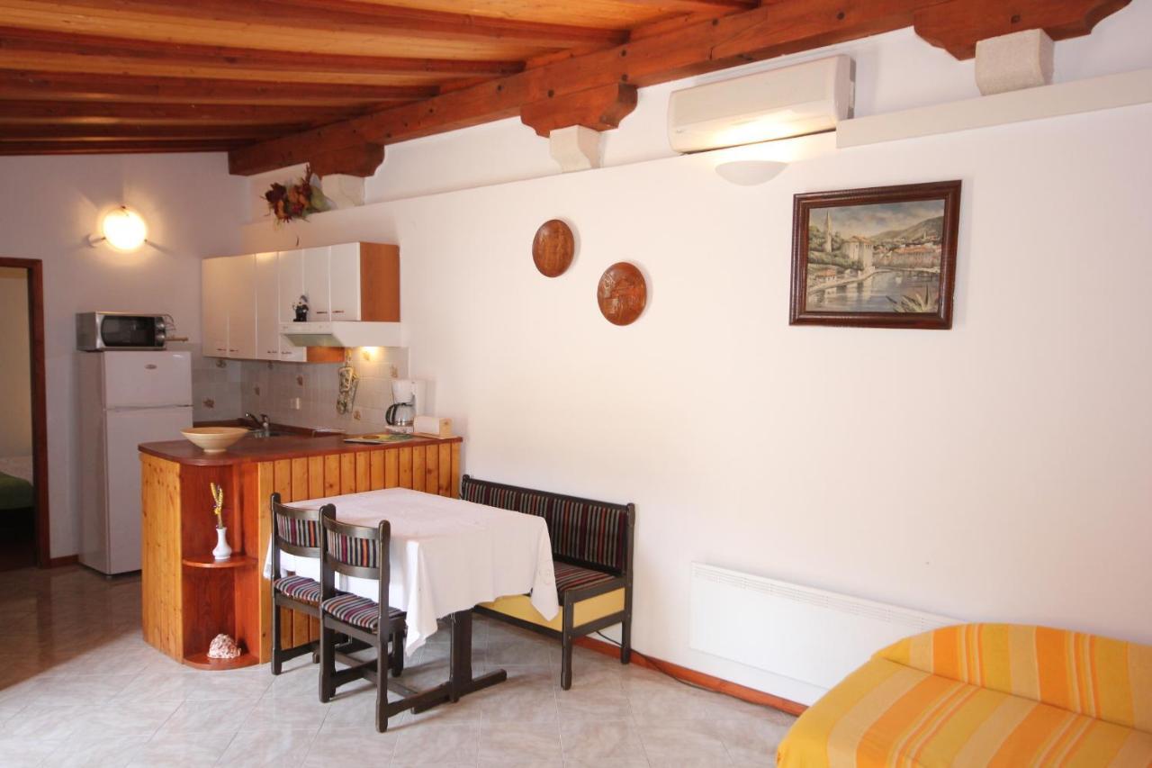 Apartments With A Parking Space Veli Losinj, Losinj - 8029 Esterno foto